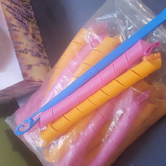 26 hair curlers - Picture 2 of 2